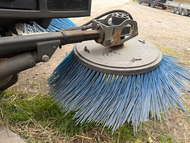 2013 johnston c202 straatveegmachine - afbeelding 18 van  38