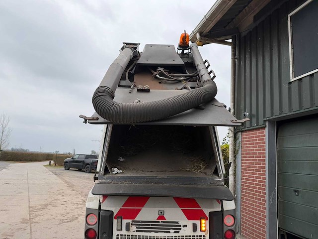 2013 johnston c202 straatveegmachine - afbeelding 17 van  34