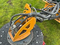 2013 kärcher mic 45 advanced werktuigendrager met onrkuidborstel en kantensnijder - afbeelding 24 van  33