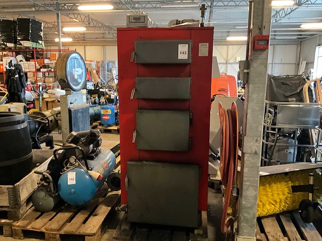 2013 kotlow industriële verwarmingsinstallatie - afbeelding 1 van  5