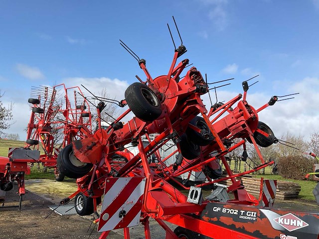 2013 kuhn gf 8702 t gii schudder - afbeelding 10 van  12