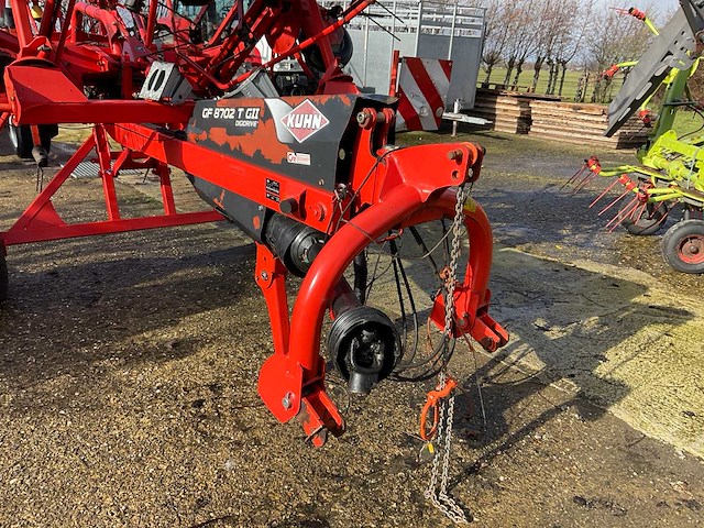 2013 kuhn gf 8702 t gii schudder - afbeelding 12 van  12