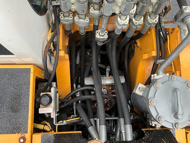 2013 liebherr r926 lc rupsgraafmachine - afbeelding 17 van  33