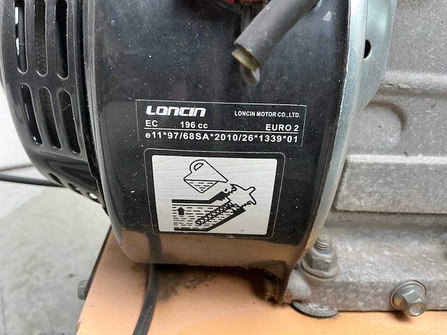 2013 lumas km-600 zelfrijdende veegmachine - afbeelding 4 van  4