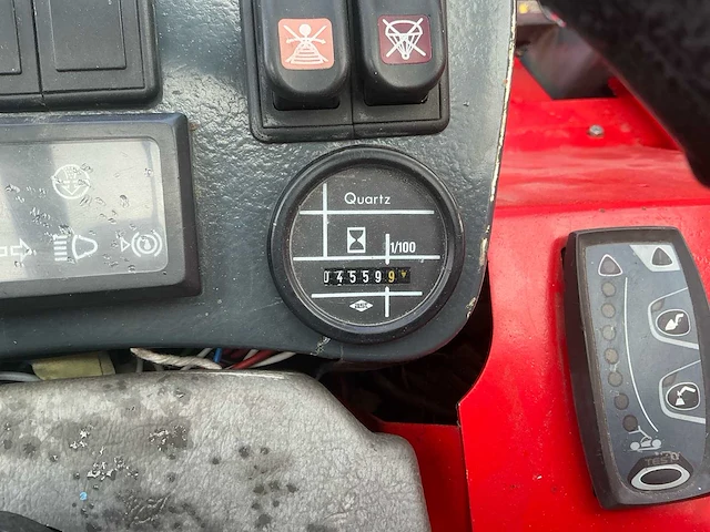 2013 manitou bt 420 4x4 verreiker – 2.000 kg – 4 m – 4.560 uur – nl kenteken - afbeelding 8 van  25