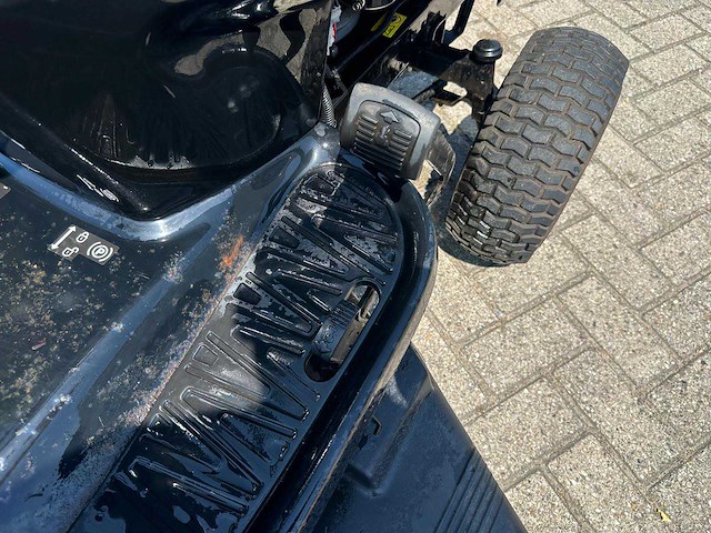 2013 mcculloch m125 zitmaaier - afbeelding 6 van  9