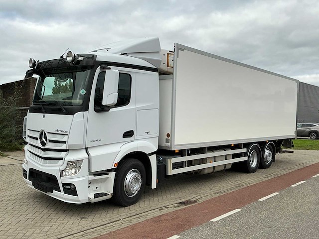 2013 mercedes-benz actros 2542 geconditioneerde vrachtwagen - afbeelding 1 van  36