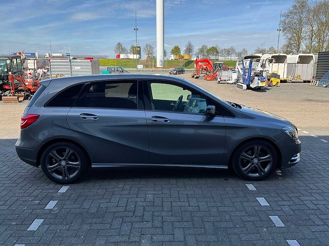 2013 mercedes-benz b-klasse 200 prestige personenauto 2-sjk-48 - afbeelding 2 van  18