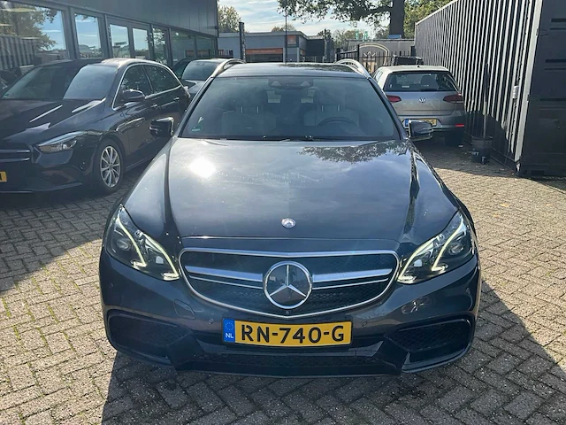 2013 mercedes-benz e-klasse estate amg 63 s 4matic personenauto - afbeelding 2 van  2