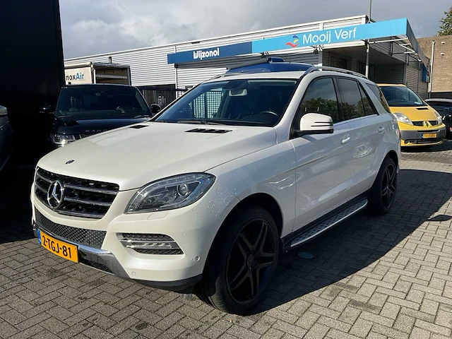 2013 mercedes-benz m-klasse 350 personenauto - afbeelding 1 van  31