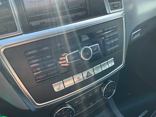 2013 mercedes-benz m-klasse 350 personenauto - afbeelding 16 van  31