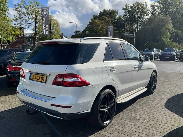 2013 mercedes-benz m-klasse 350 personenauto - afbeelding 26 van  31