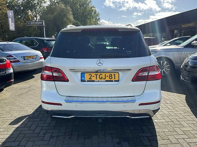 2013 mercedes-benz m-klasse 350 personenauto - afbeelding 27 van  31