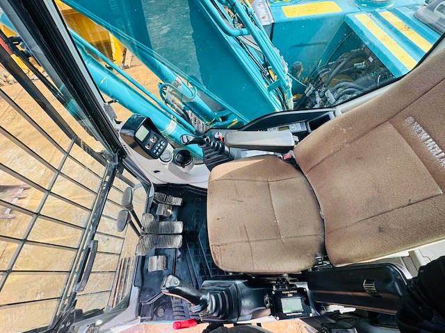 2013 new holland e 135b rupsgraafmachine - afbeelding 14 van  14