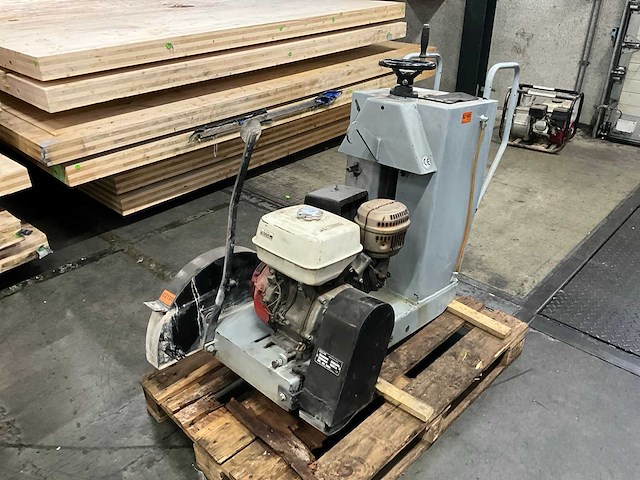 2013 oscar ofc 1822b betonzaag - afbeelding 1 van  7