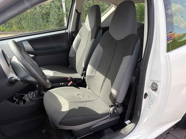 2013 peugeot 107 1.0 access basic personenauto - afbeelding 10 van  42