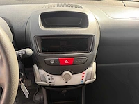 2013 peugeot 107 1.0 access basic personenauto - afbeelding 16 van  42