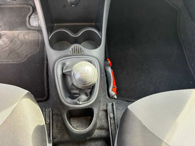2013 peugeot 107 1.0 access basic personenauto - afbeelding 20 van  42
