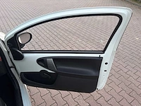 2013 peugeot 107 1.0 access basic personenauto - afbeelding 24 van  42