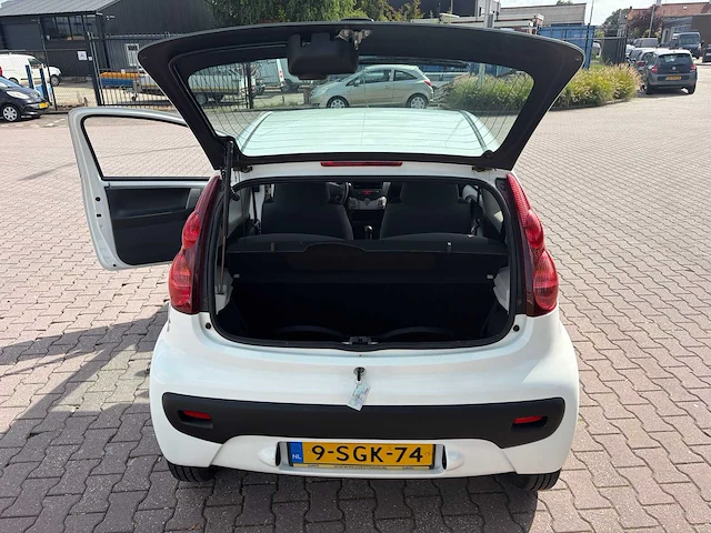 2013 peugeot 107 1.0 access basic personenauto - afbeelding 34 van  42
