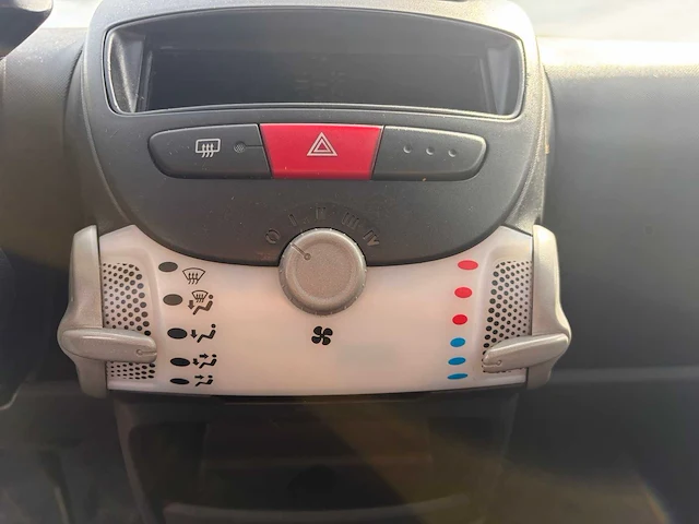 2013 peugeot 107 1.0 access basic personenauto - afbeelding 17 van  49