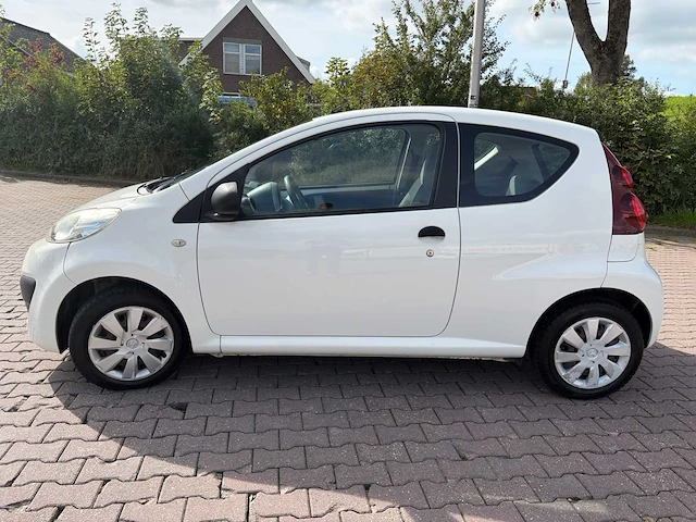 2013 peugeot 107 1.0 access basic personenauto - afbeelding 12 van  49