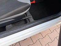 2013 peugeot 107 1.0 access basic personenauto - afbeelding 28 van  49