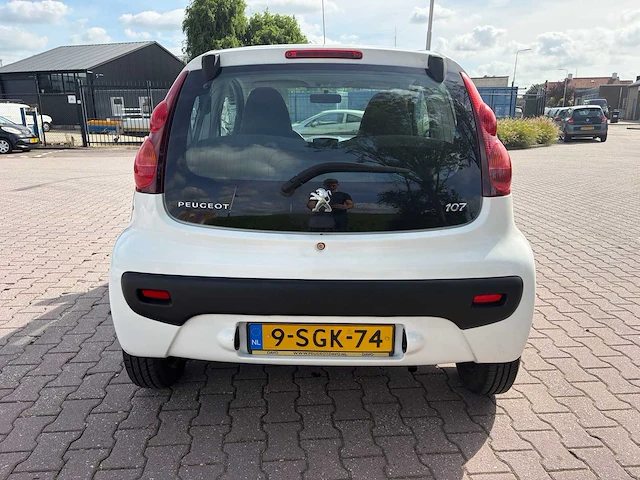 2013 peugeot 107 1.0 access basic personenauto - afbeelding 34 van  49