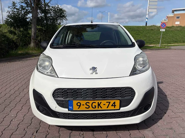 2013 peugeot 107 1.0 access basic personenauto - afbeelding 48 van  49