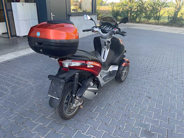 2013 piaggio - mp3 yourban 300 - motorcycle - afbeelding 13 van  13