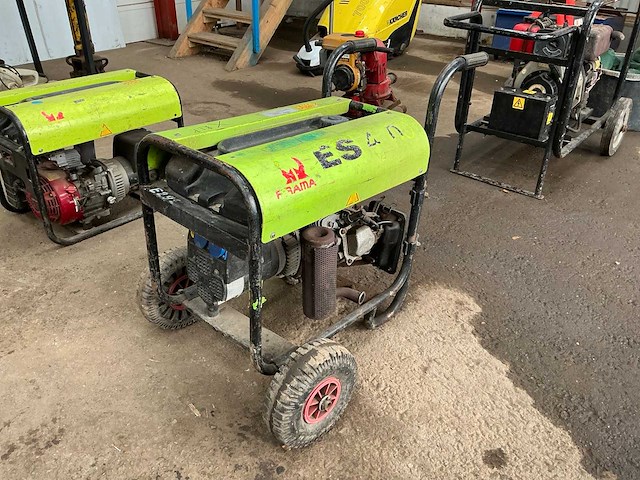 2013 pramac es4000 stroomaggregaat 3,5kva - afbeelding 1 van  8