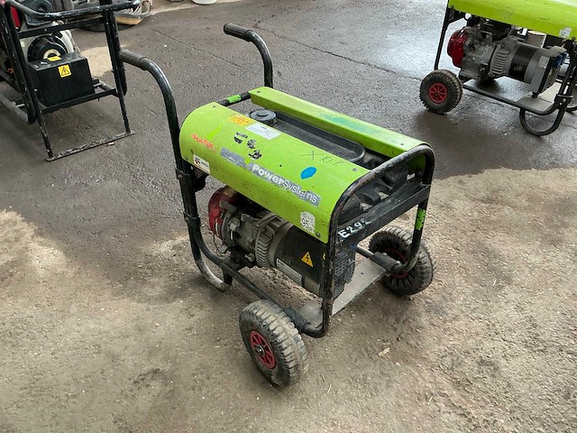 2013 pramac es4000 stroomaggregaat 3,5kva - afbeelding 3 van  8