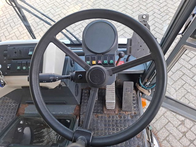 2013 ravo 530 straatveegmachine - afbeelding 2 van  20