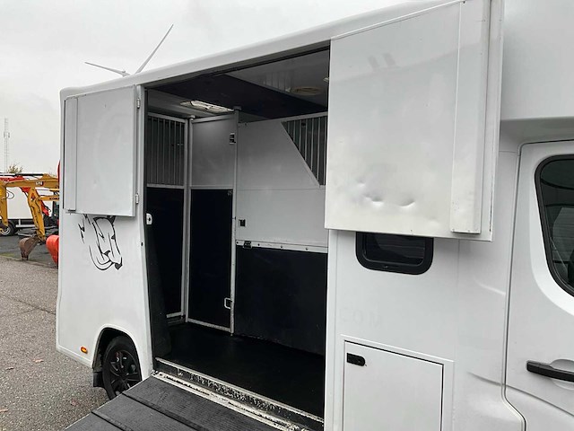 2013 renault master 150dci horsetruck met chardron opbouw vpn-63-p - afbeelding 8 van  45