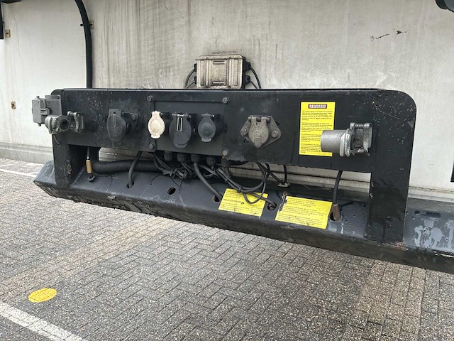 2013 renders roc 16.27 oplegger - afbeelding 1 van  28