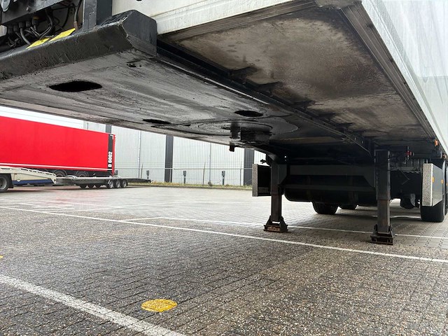 2013 renders roc 16.27 oplegger - afbeelding 2 van  28