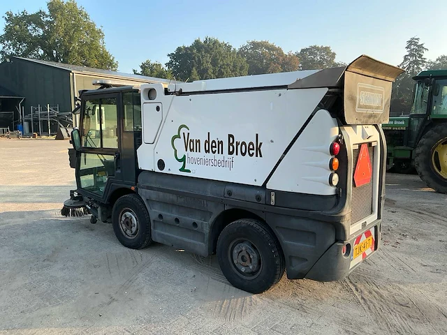 2013 schmidt compact 200 zelfrijdende veegmachine – 2-borstelsysteem – airco – camera – nl kenteken - afbeelding 26 van  32