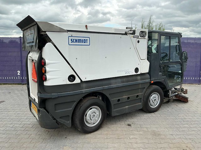 2013 schmidt swingo 200+ (t-54-bsx) zelfrijdende veegmachine - afbeelding 11 van  16