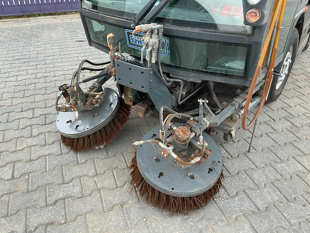 2013 schmidt swingo 200+ (t-54-bsx) zelfrijdende veegmachine - afbeelding 12 van  16