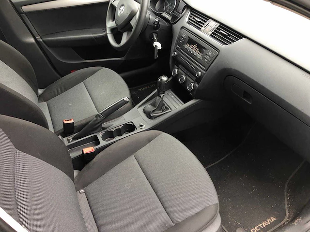 2013 skoda octavia personenauto - afbeelding 2 van  13