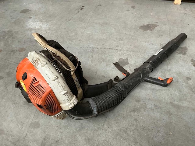 2013 stihl br600 ruggedragen bladblazer - afbeelding 1 van  6
