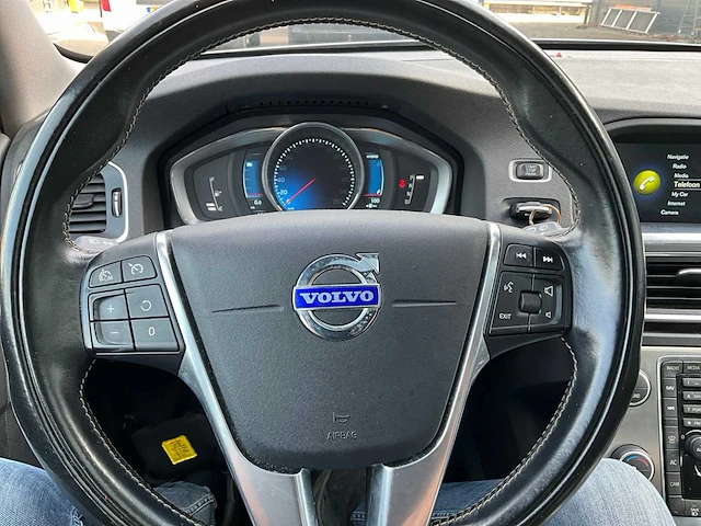 2013 volvo v60 2.4 d6 awd personenauto 1-stp-08 - afbeelding 20 van  46