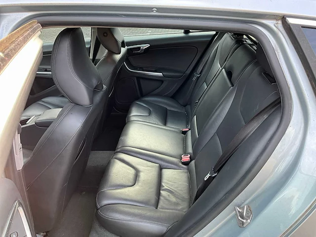 2013 volvo v60 2.4 d6 awd personenauto 1-stp-08 - afbeelding 35 van  46