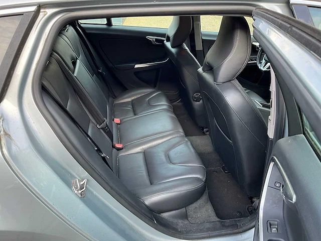 2013 volvo v60 2.4 d6 awd personenauto 1-stp-08 - afbeelding 16 van  46