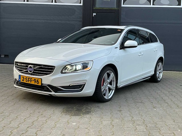 2013 volvo v60 2.4d6 awd plug in hybrid summum - afbeelding 1 van  36