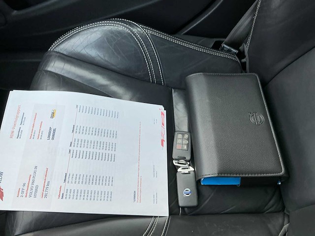 2013 volvo v60 2.4d6 awd plug in hybrid summum - afbeelding 19 van  36