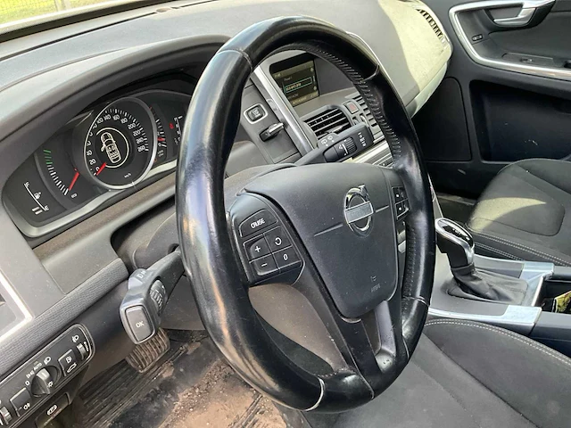 2013 volvo xc60 2.4 d4 kinetic personenauto - afbeelding 4 van  26
