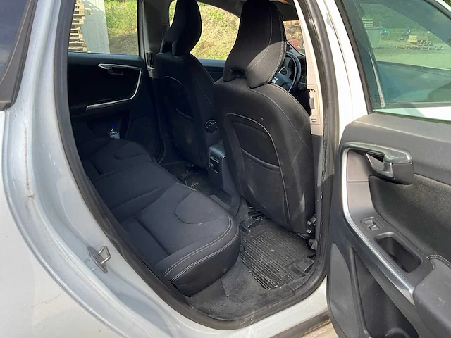 2013 volvo xc60 2.4 d4 kinetic personenauto - afbeelding 17 van  26