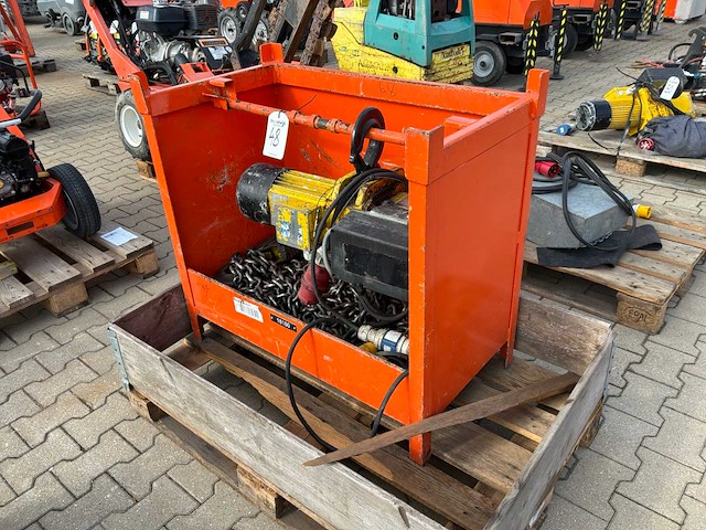 2013 yale cpef 50-2 elektrische kettingtakel - afbeelding 1 van  6