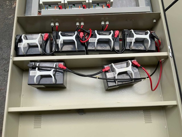 2013 zumtobel onlitecentral cps centrale noodverlichting / noodstroominstalatiekast - afbeelding 5 van  6